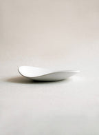 Petite assiette en galets NR Ceramics, pierre blanche