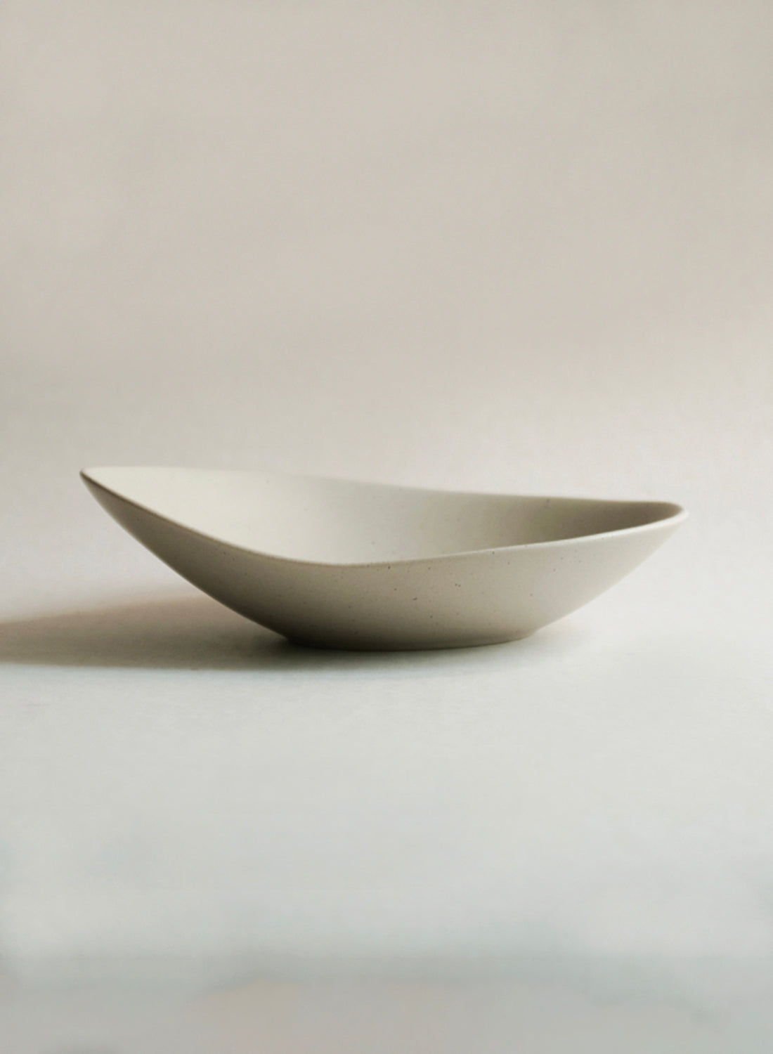 Bol ovale en céramique NR, beige terre