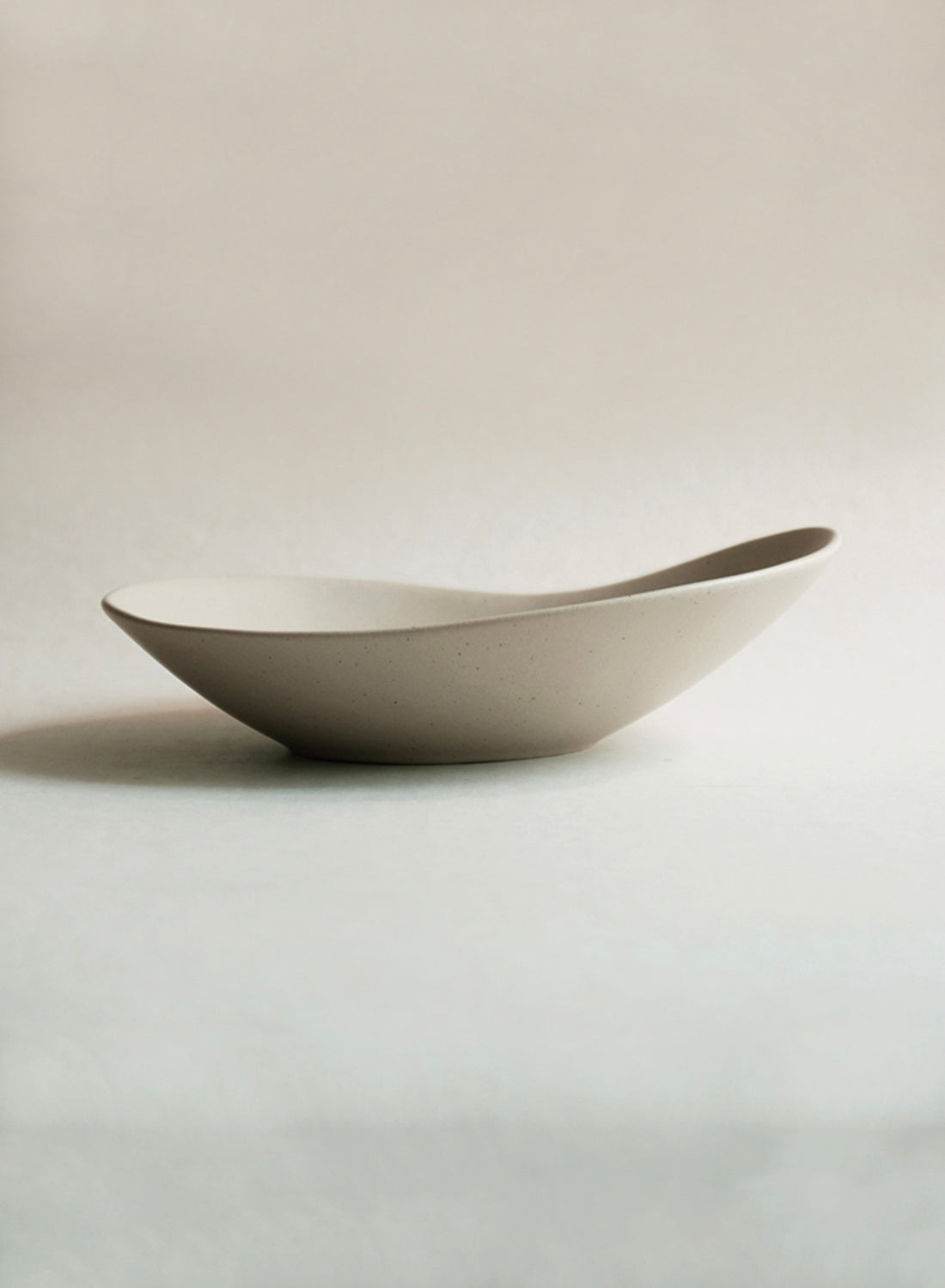 Bol ovale en céramique NR, beige terre